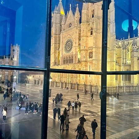 Albany Ancha Hotel Leon Exterior photo The Cathedral of the Holy Saviour